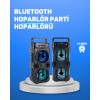 Bu şık ve taşınabilir Bluetooth hoparlör, güçlü ses performansını etkileyici LED ışıklarıyla birleştirir. 3 inç hoparlör yapısı, 1200 mAh bataryasıyla güçlü, net ve kesintisiz bir müzik deneyimi sunar.Cihaz, Bluetooth özellikli tüm akıllı telefonlar ve bi
