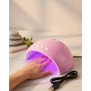 Ultraviyole LED teknolojisi ile donatılmış bu oje kurutucu cihaz, evde profesyonel manikür uygulamaları yapmak isteyen kullanıcılar için geliştirilmiştir. 15 LED ışık kaynağı ve 45W güç kapasitesi, ojelerin hızlı ve eşit şekilde kurumasına yardımcı olur. 