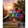 Uzaktan kumandalı LED ışıklı drone oyuncak, modern tasarımı ve eğlenceli uçuş özellikleri ile dikkat çeken bir teknoloji oyuncak modelidir. Fighter jet görünümünde tasarlanmış olan bu drone modeli, güçlü pervane sistemi ve aerodinamik yapısı sayesinde hav