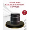 Bu mini silindir Bluetooth hoparlör, küçük boyutuna rağmen sunduğu güçlü 4W çıkış sayesinde şaşırtıcı bir ses performansı sunar. Özellikle bas yoğun müzik türlerinde başarılı bir performans göstererek kullanıcıya zengin, güçlü ve dengeli bir ses deneyimi 
