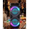 Kablosuz bluetooth hoparlör, yüksek ses performansı ve LED ışık efekti ile müzik deneyiminizi zenginleştirir. Bluetooth bağlantısı sayesinde kablo kullanmadan cihazlarınıza hızlı şekilde bağlanabilirsiniz.USB ve TF kart girişleri sayesinde farklı müzik ka