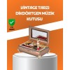 Piyano tasarımlı balerinli müzik kutusu, klasik zarifliği modern bir hediye alternatifiyle buluşturan etkileyici bir üründür. Üst yüzeyde kullanılan fırın boya teknolojisi sayesinde renkler canlı, parlak ve kaliteli bir görünüm sunar. Gerçek bir piyanonun