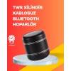 Silindir formda tasarlanan bu mini hoparlör, hem modern hem de sade görünümüyle her ortama uyum sağlar. 4W güçlü ses çıkışı, 360° etkili ses yayılımı ve dengeli frekans yapısı sayesinde yüksek performans sunar. Hem bas hem tizlerde başarılıdır ve müziğin 