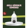 Bu akıllı duy kamera, sunduğu 360 derece dönebilme yeteneği sayesinde geniş izleme açısı sunarak kör noktaları en aza indirir. PTZ (Pan-Tilt-Zoom) teknolojisi, yalnızca sabit bir görüntüleme açısıyla sınırlı kalmadan kamerayı uzaktan döndürerek her yöne ç