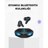 Oyuncu Bluetooth Kulaklığı, tam kablosuz bağlantı teknolojisiyle kablo karmaşasını tamamen ortadan kaldırarak özgür bir kullanım deneyimi sunar. Kabloların dolaşması, kopması veya zarar görmesi gibi sorunlarla uğraşmadan müzik dinlemek, arama yapmak ve oy