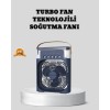 Evde, ofiste ya da yatak odasında fark yaratacak bir serinlik deneyimi!Bu sessiz çalışan Turbo Fan, güçlü performansı ve şık tasarımıyla dikkat çekiyor.Turbo Fan teknolojisi sayesinde hava akışını hızla yönlendirir ve ortamı kısa sürede serinletir.Ayarlan
