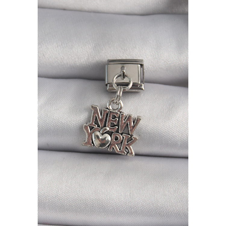 316L Çelik Gümüş Renk Sallantı New York Yazı Model Nomination Charm 5886