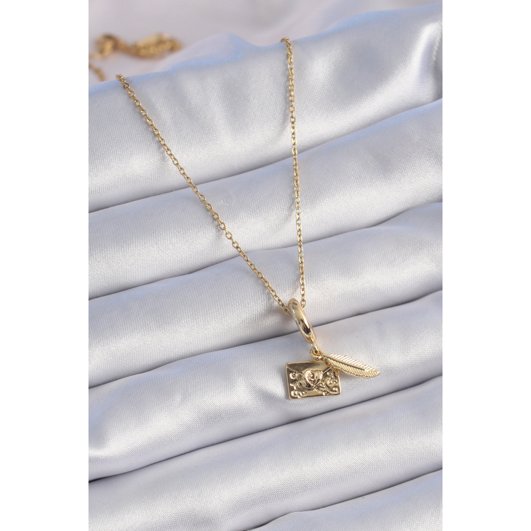 316L Çelik Gold Renk Kalp Detay Mektup Figür Charm Model Kadın Kolye 5886