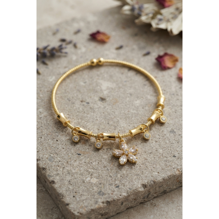 Pirinç Gold Renk YSX Çiçek Model Charmlı Bileklik 5886