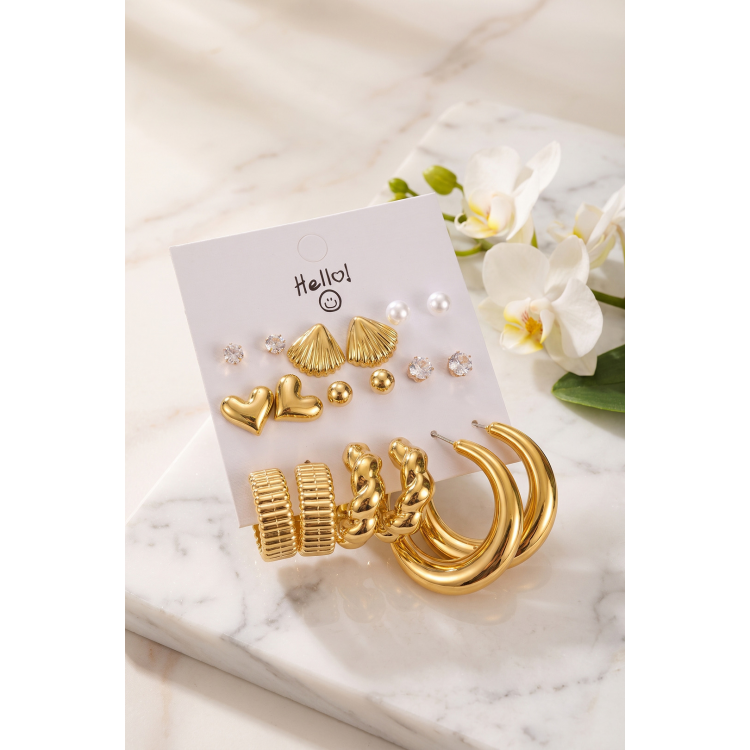 Gold Renk Metalik Kaplamalı Deniz Kabuğu Detaylı CCB 9 Çift Küpe Seti 5886