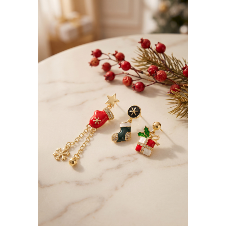 Gold Noel Baba Şapkalı Zirkon Taşlı Zincirli Yılbaşı Küpe 5886