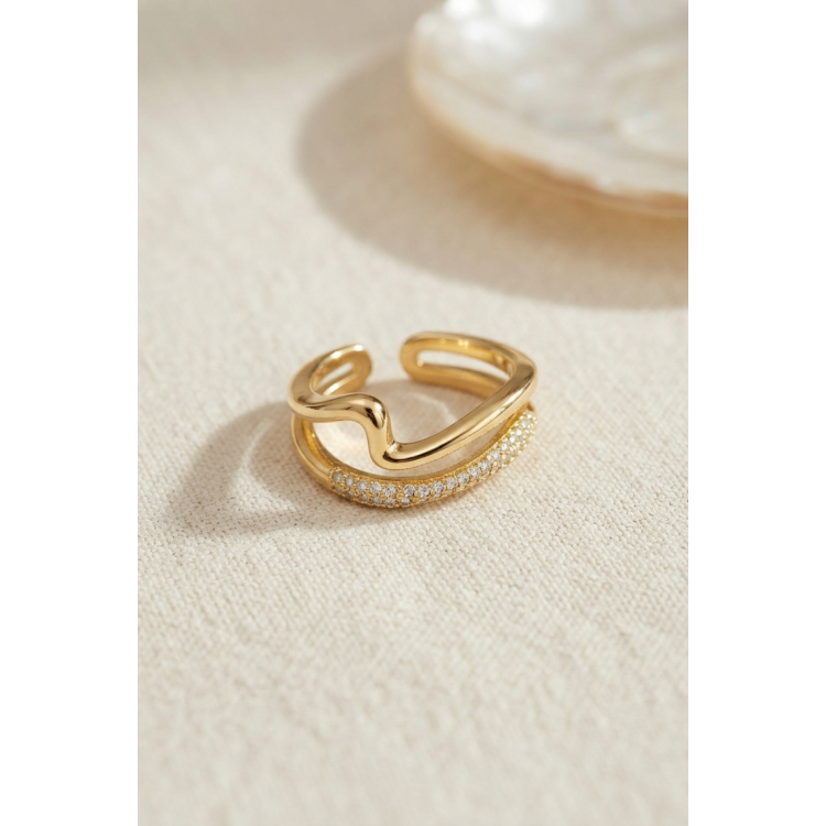 Gold Renk Dalgalı ve Zirkon Taşlı Model Kadın Yüzük 5886