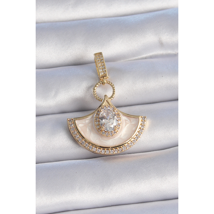 Pirinç Gold Renk Zirkon Taş Detaylı Beyaz Mineli Ajda Charm 5886