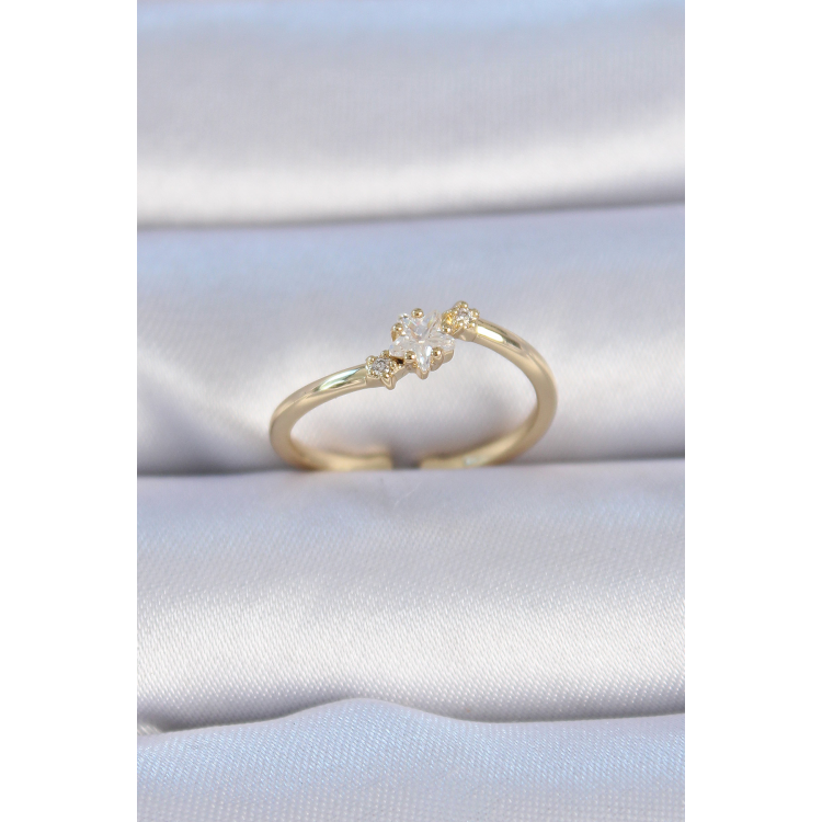 Pirinç Gold Renk Beyaz Çiçek Model Zirkon Taş Detay Kadın Yüzük 5886