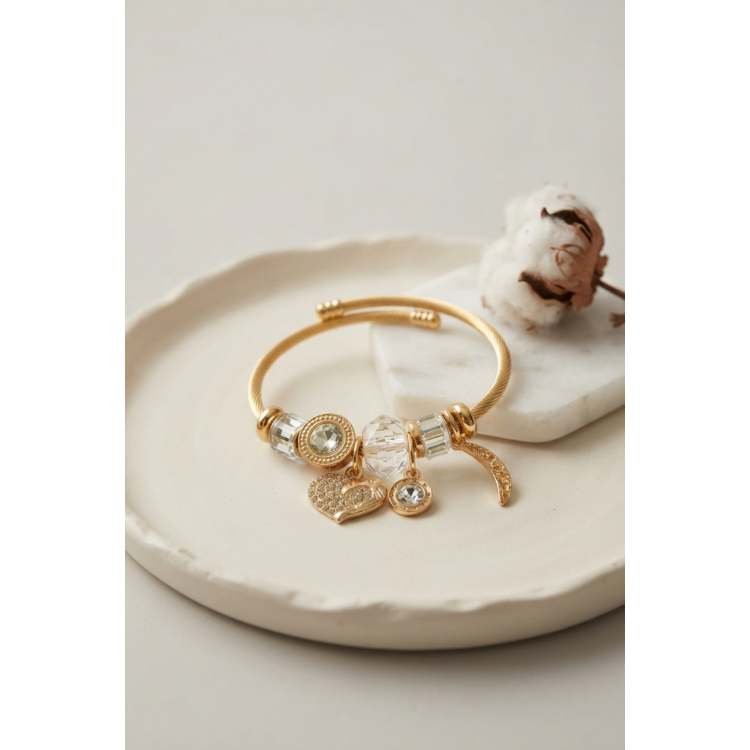 Kalp Model Gold Renk Beyaz Charmlı Bileklik 5886