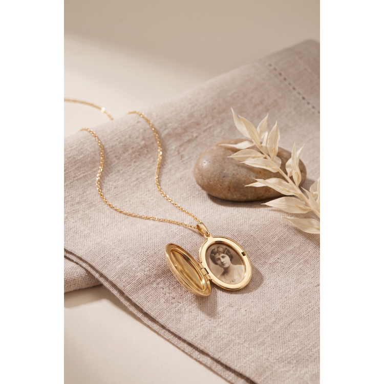 Pirinç Gold Renk Kapaklı Fotoğraf Koyulabilir Model Kadın Kolye 5886