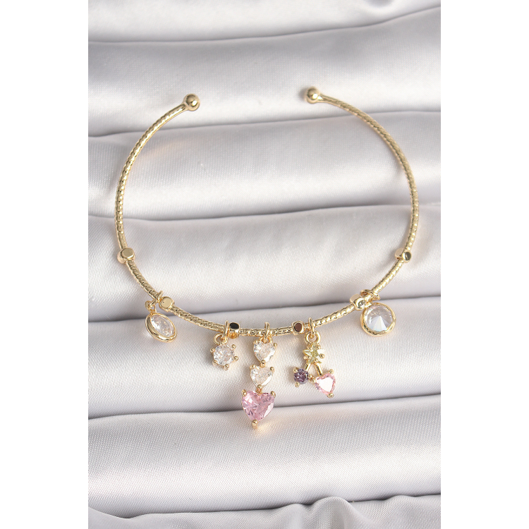 Pirinç Gold Renk Sallantı Zirkon Taşlı Kalp Figür Pembe Kalp Detay Charm Kadın Bileklik 5886