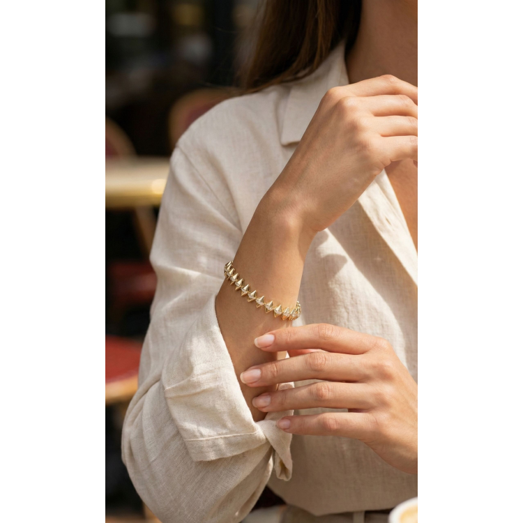 Pirinç Gold Renk Zirkon Taşlı Baklava Model Kadın Bileklik 5886