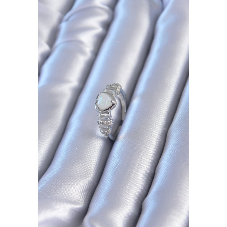 Baget ve Zirkon Taşlı Beyaz Kalp Gümüş Renk Pirinç Kadın Yüzük - TJ-BYK2785 Baget ve Zirkon Taşlı Beyaz Kalp Gümüş Renk Pirinç Kadın Yüzük - TJ-BYK2785