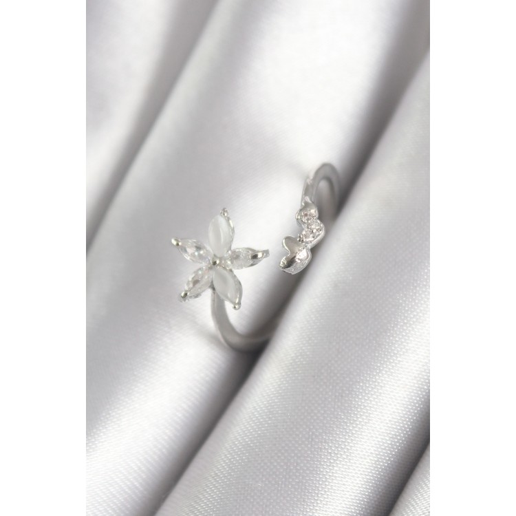 Silver-Tone Zircon Stone Flower Design Heart Detail Women's Ring - TJ-BYK3070