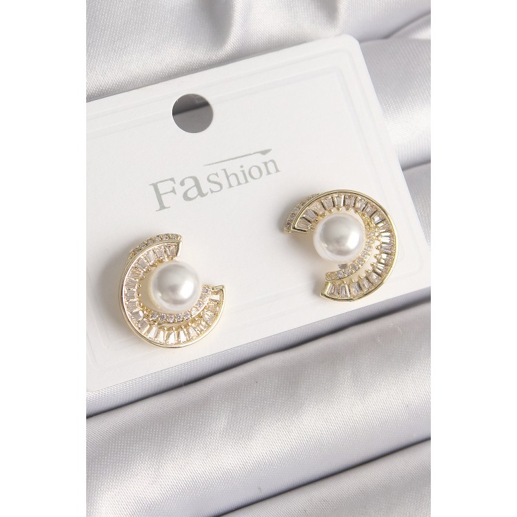 Pirinç Gold Renk Zirkon Taşlı Salyangoz Model İnci Detay Kadın Küpe - TJ-BKP9786 Pirinç Gold Renk Zirkon Taşlı Salyangoz Model İnci Detay Kadın Küpe - TJ-BKP9786