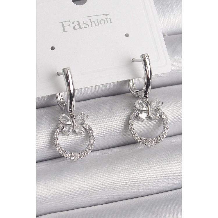 Pirinç Gümüş Renk Zirkon Taşlı Kelebek Figür Sallantı Detay Kadın Küpe - TJ-BKP9841 Pirinç Gümüş Renk Zirkon Taşlı Kelebek Figür Sallantı Detay Kadın Küpe - TJ-BKP9841