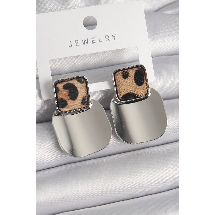 Pirinç Gümüş Renk Kare Plaka Leopar Desenli Kadın Küpe - TJ-BKP9886 Pirinç Gümüş Renk Kare Plaka Leopar Desenli Kadın Küpe - TJ-BKP9886