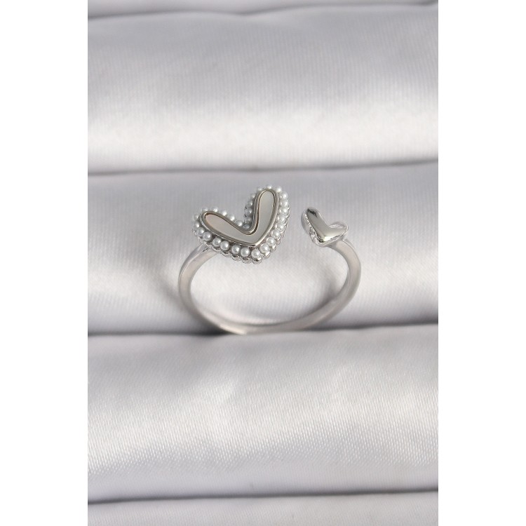 Pirinç Gümüş Renk Beyaz Mineli İnci Detaylı Kalp Model Ayarlanabilir Yüzük - TJ-BYK3536 Pirinç Gümüş Renk Beyaz Mineli İnci Detaylı Kalp Model Ayarlanabilir Yüzük - TJ-BYK3536