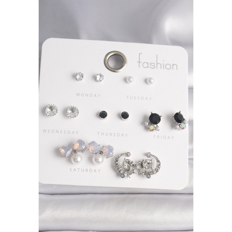 Pirinç Gümüş Renk Zirkon Taşlı Fiyonk Figür İnci Detay 7 Çift Kadın Küpe Seti - TJ-BKP10140 Pirinç Gümüş Renk Zirkon Taşlı Fiyonk Figür İnci Detay 7 Çift Kadın Küpe Seti - TJ-BKP10140