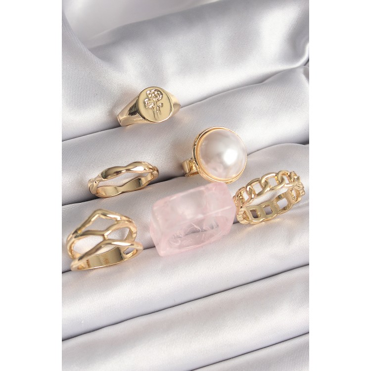 Pirinç Gold Renk Daire 3D İncili Figür Zincir Model Gül İşleme Detaylı 6'Lı Kadın Yüzük Seti - TJ-BYK3625 Pirinç Gold Renk Daire 3D İncili Figür Zincir Model Gül İşleme Detaylı 6'Lı Kadın Yüzük Seti - TJ-BYK3625