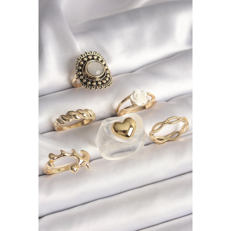 Pirinç Gold Renk Beyaz Gül Figür Kalp İşlemeli Sarmal Detay 6'Lı Kadın Yüzük Seti - TJ-BYK3639 Pirinç Gold Renk Beyaz Gül Figür Kalp İşlemeli Sarmal Detay 6'Lı Kadın Yüzük Seti - TJ-BYK3639