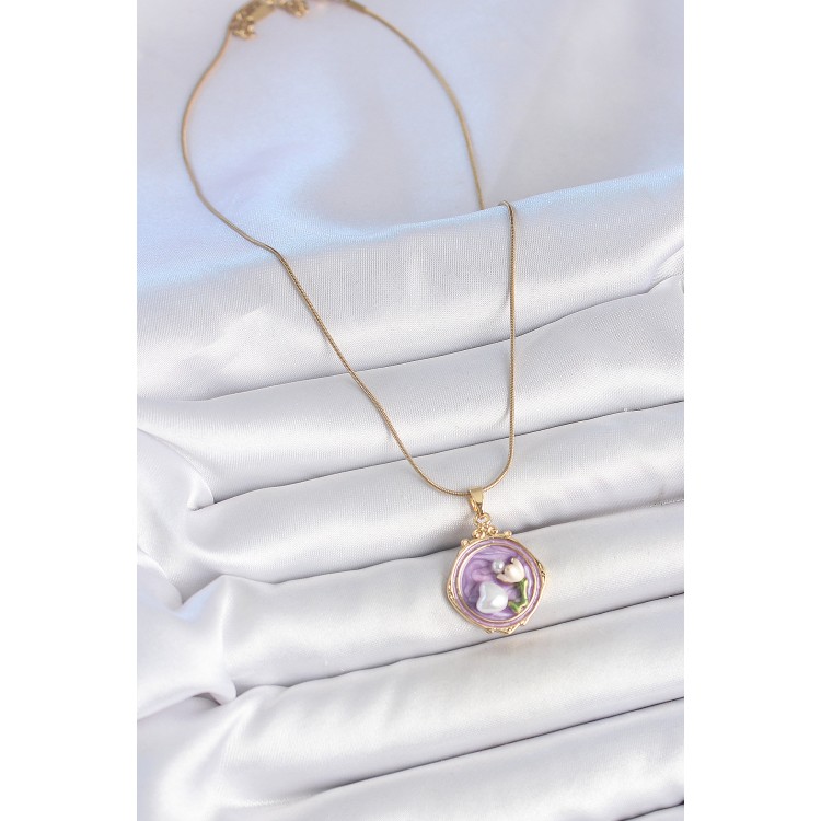 316L Çelik Gold Renk Zincir Mor Mineli İncili Çiçek İşlemeli Portre Model Kadın Kolye - TJ-BKO10149