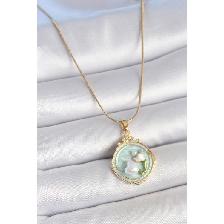 316L Çelik Gold Renk Zincir Turkuaz Mineli İncili Çiçek İşlemeli Portre Model Kadın Kolye - TJ-BKO10150 316L Çelik Gold Renk Zincir Turkuaz Mineli İncili Çiçek İşlemeli Portre Model Kadın Kolye - TJ-BKO10150