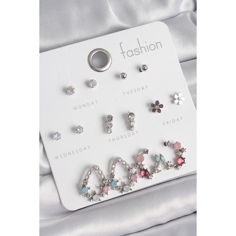 Pirinç Gümüş Renk Zirkon Taşlı Damla Model Çiçek Detay 7 Çift Kadın Küpe Seti - TJ-BKP10549 Pirinç Gümüş Renk Zirkon Taşlı Damla Model Çiçek Detay 7 Çift Kadın Küpe Seti - TJ-BKP10549