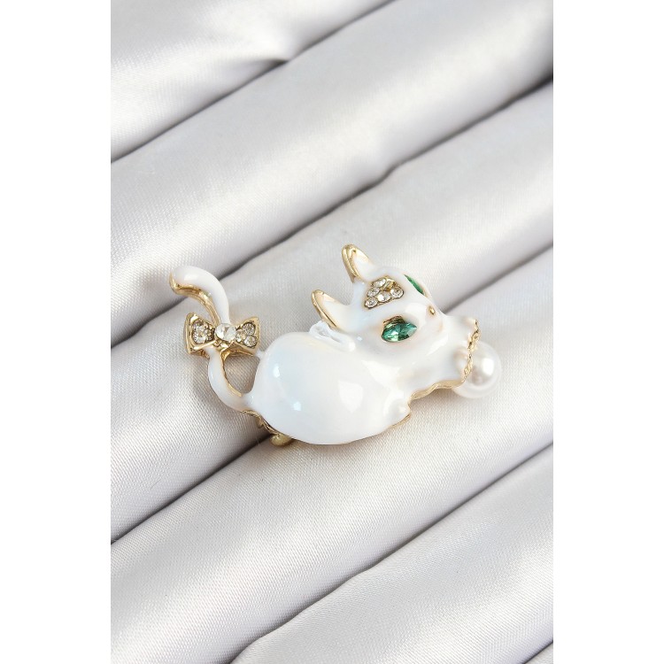 Zirkon Taşlı İnci Detaylı Beyaz 3D Kedi Figürlü Gold Renk Kadın Broş - TJ-BR440 Zirkon Taşlı İnci Detaylı Beyaz 3D Kedi Figürlü Gold Renk Kadın Broş - TJ-BR440