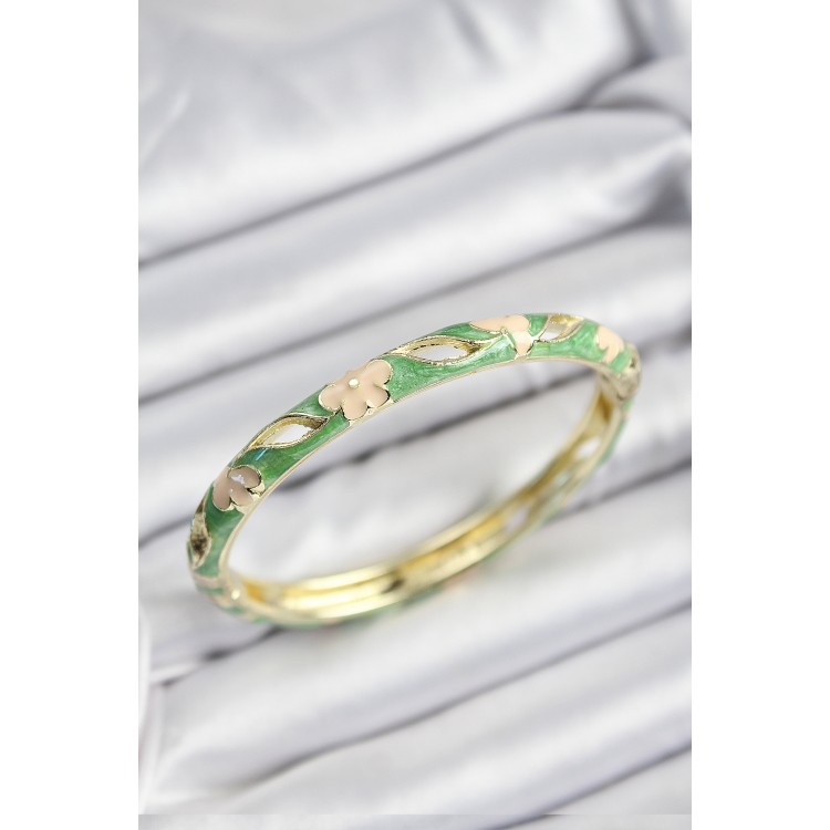 Mineli Pirinç Yeşil Ve Krem Çiçek Motifli Gold Renk Kadın Kelepçe - TJ-BB7371 Mineli Pirinç Yeşil Ve Krem Çiçek Motifli Gold Renk Kadın Kelepçe - TJ-BB7371