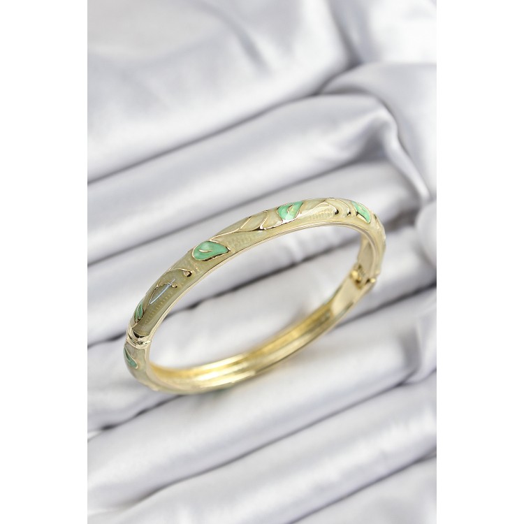 Mineli Pirinç Yeşil Yaprak Motifli Gold Renk Kadın Kelepçe - TJ-BB7413 Mineli Pirinç Yeşil Yaprak Motifli Gold Renk Kadın Kelepçe - TJ-BB7413