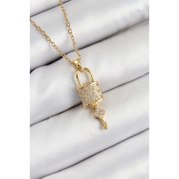 316L Çelik Zirkon Taşlı Kilit Ve Sallantılı Anahtar Model Gold Renk Kadın Kolye - TJ-BKO10353 316L Çelik Zirkon Taşlı Kilit Ve Sallantılı Anahtar Model Gold Renk Kadın Kolye - TJ-BKO10353