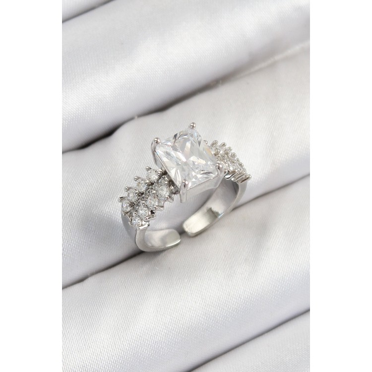 Pirinç Büyük Zirkon Taşlı Model Gümüş Renk Kadın Yüzük - TJ-BYK3801 Pirinç Büyük Zirkon Taşlı Model Gümüş Renk Kadın Yüzük - TJ-BYK3801