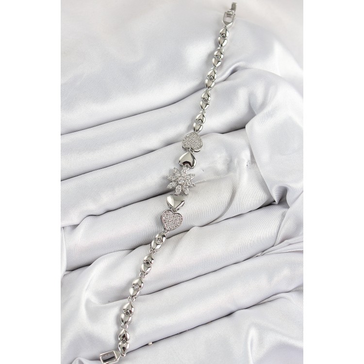 Pirinç Zirkon Taşlı Kalp Detaylı Çiçek Model Gümüş Renk Kadın Bileklik - TJ-BB7528