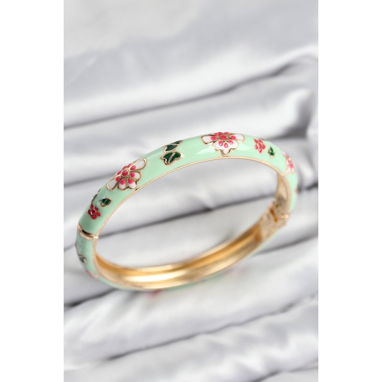 Mineli Pirinç Su Yeşili Çiçek Motifli Gold Kadın Kelepçe - TJ-BB7621 Mineli Pirinç Su Yeşili Çiçek Motifli Gold Kadın Kelepçe - TJ-BB7621