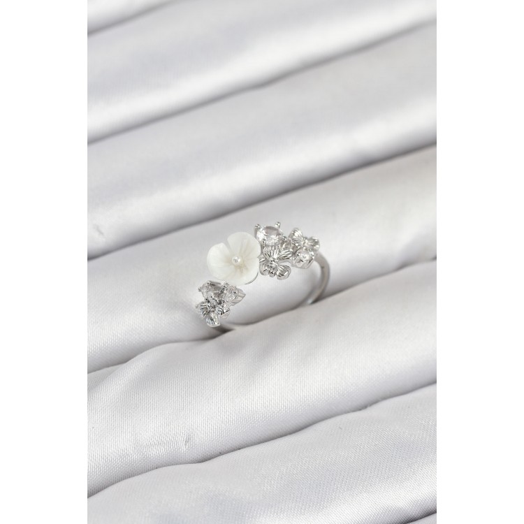 Pirinç Gümüş Renk Çiçek Model Zirkon Taşlı Kadın Yüzük - TJ-BYK3879 Pirinç Gümüş Renk Çiçek Model Zirkon Taşlı Kadın Yüzük - TJ-BYK3879