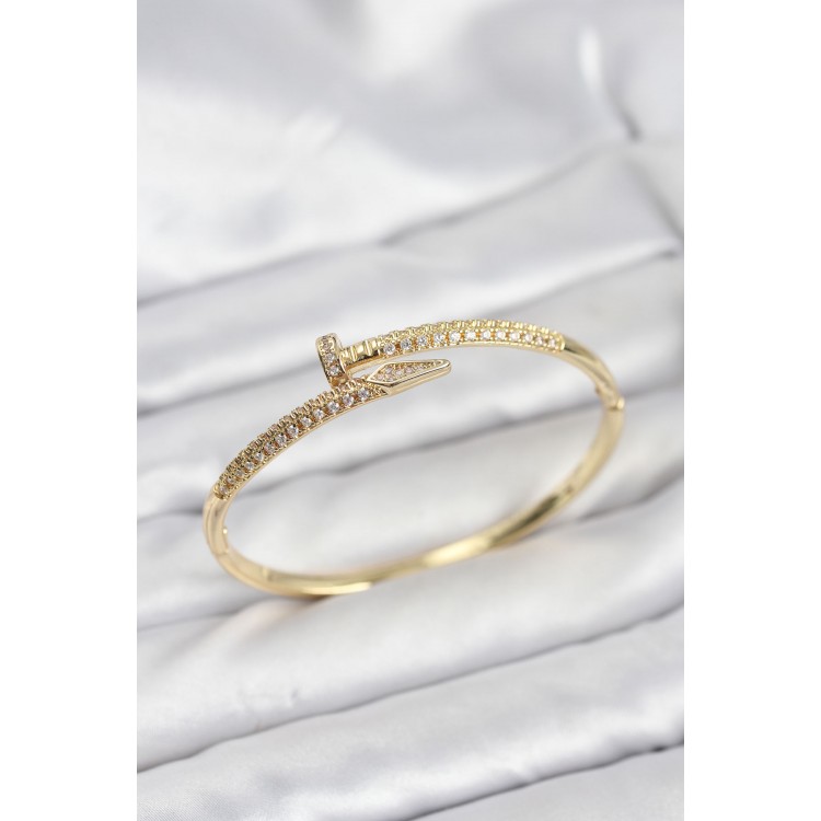 Pirinç Gold Renk Zirkon Taşlı Çivi Model Kadın Kelepçe Bileklik - TJ-BB8225 Pirinç Gold Renk Zirkon Taşlı Çivi Model Kadın Kelepçe Bileklik - TJ-BB8225