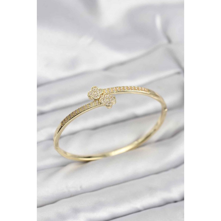 Pirinç Gold Renk Zirkon Taşlı Yonca Model Kadın Kelepçe Bileklik - TJ-BB8227 Pirinç Gold Renk Zirkon Taşlı Yonca Model Kadın Kelepçe Bileklik - TJ-BB8227