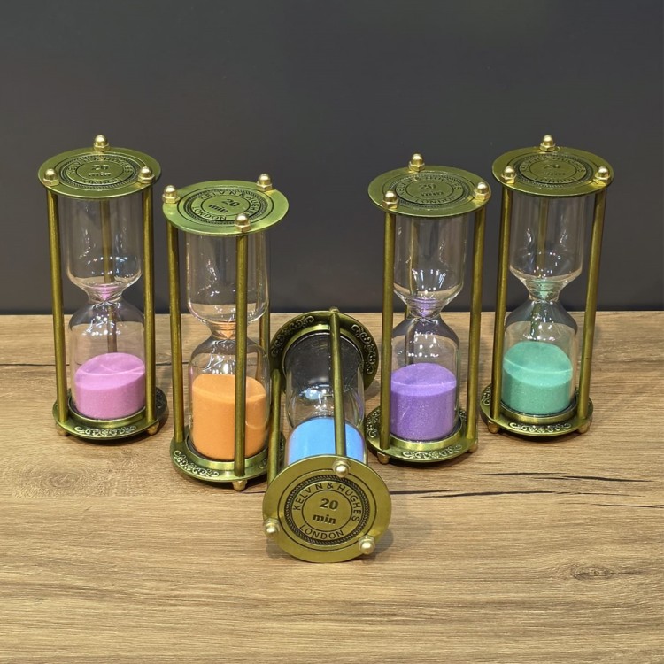 One 20-Minute Vintage Hourglass