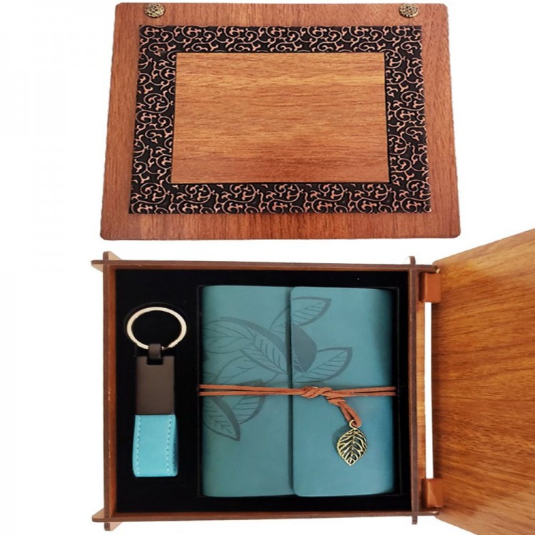 Ahşap Kutulu Mavi Deri Defter ve Anahtarlık Set Ahşap Kutulu Mavi Deri Defter ve Anahtarlık Set