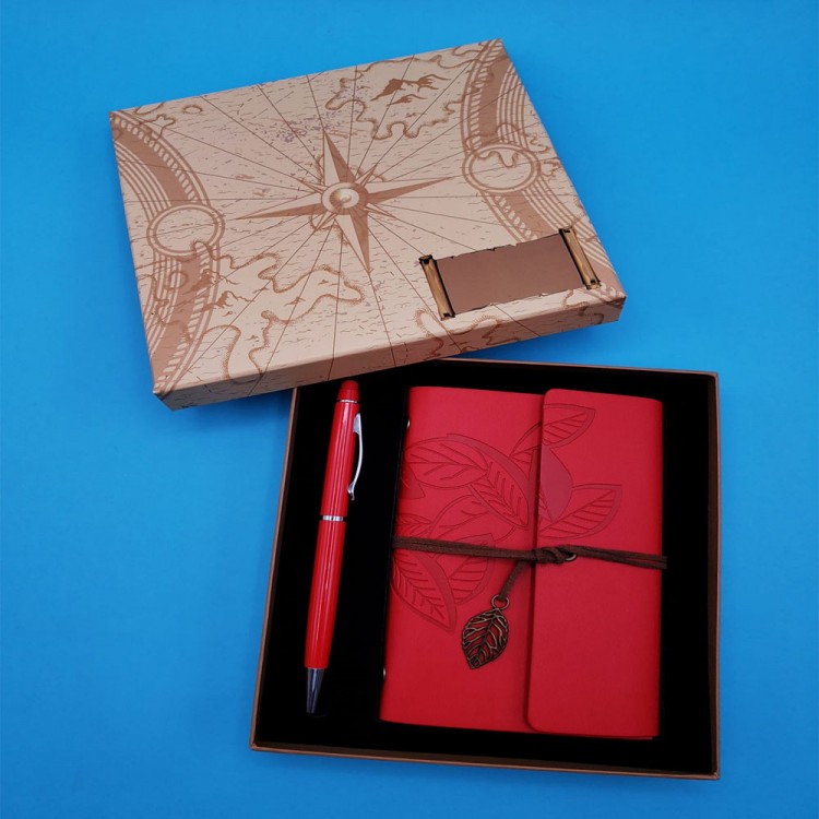 Kırmızı Kalem ve Defter Kırmızı Kalem ve Defter