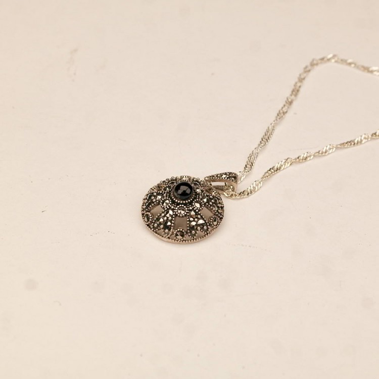 Silver Chain Oltu Stone Molded Pattern Necklace Silver Chain Oltu Stone Molded Pattern Necklace