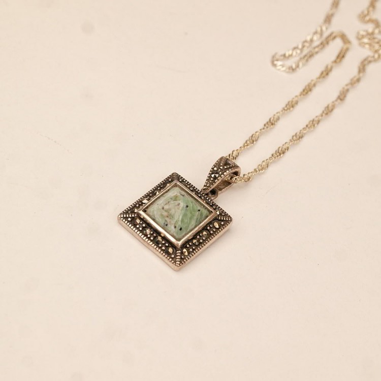 Oltu Emerald Necklace with Square Silver Chain