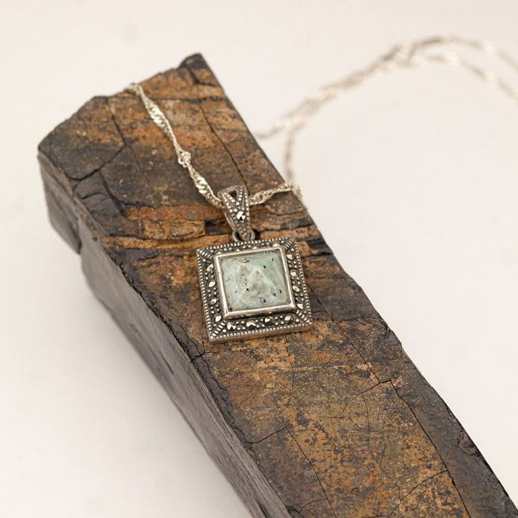 Oltu Emerald Necklace with Square Silver Chain